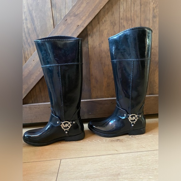 Michael Kors women's fulton harness tall rain boot rubber, black | size 6 - Picture 3 of 6